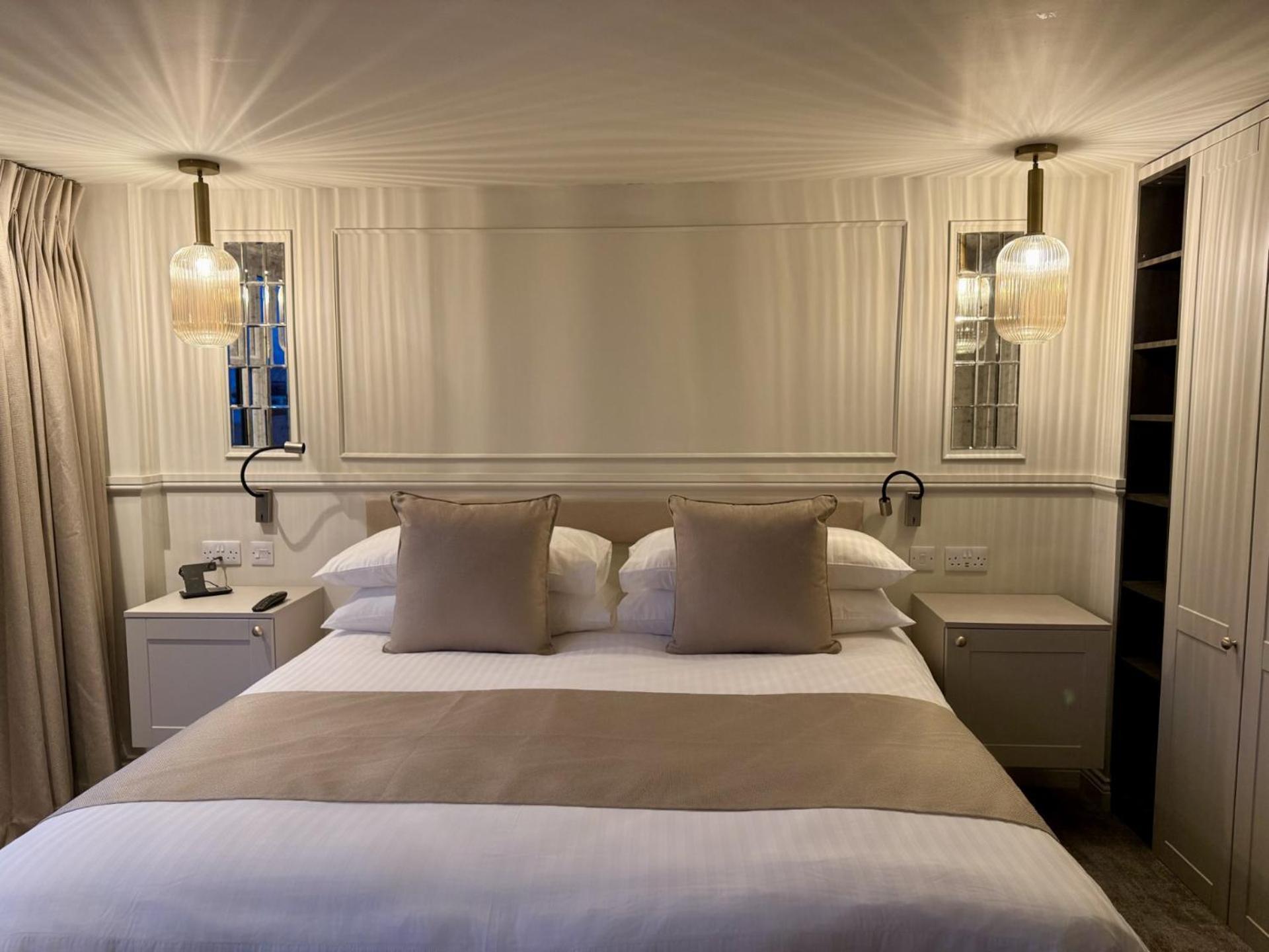 וויטבי Number 3 Pier Road Suites מראה חיצוני תמונה